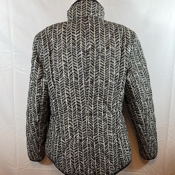 Lands’End Woman’s Jacket by Lands’End - Picture 2 of 6